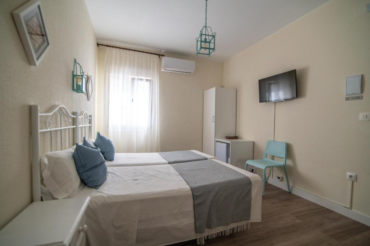 Hostal Andalucia Chipiona Exteriör bild